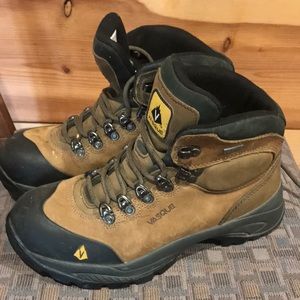 Vasque women’s hiking boots